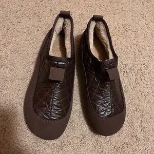 Women’s Shoes Puffy Low Slip On Boots Flees Foam Warm Outdoor Indoor Size 8,5